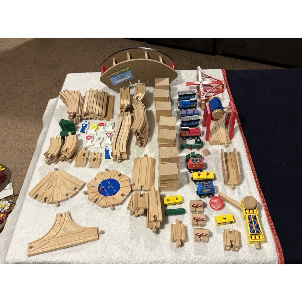 Melissa & Doug #701 Wooden Railway Train Set 130Pc Track Bridge Crane Roundhouse